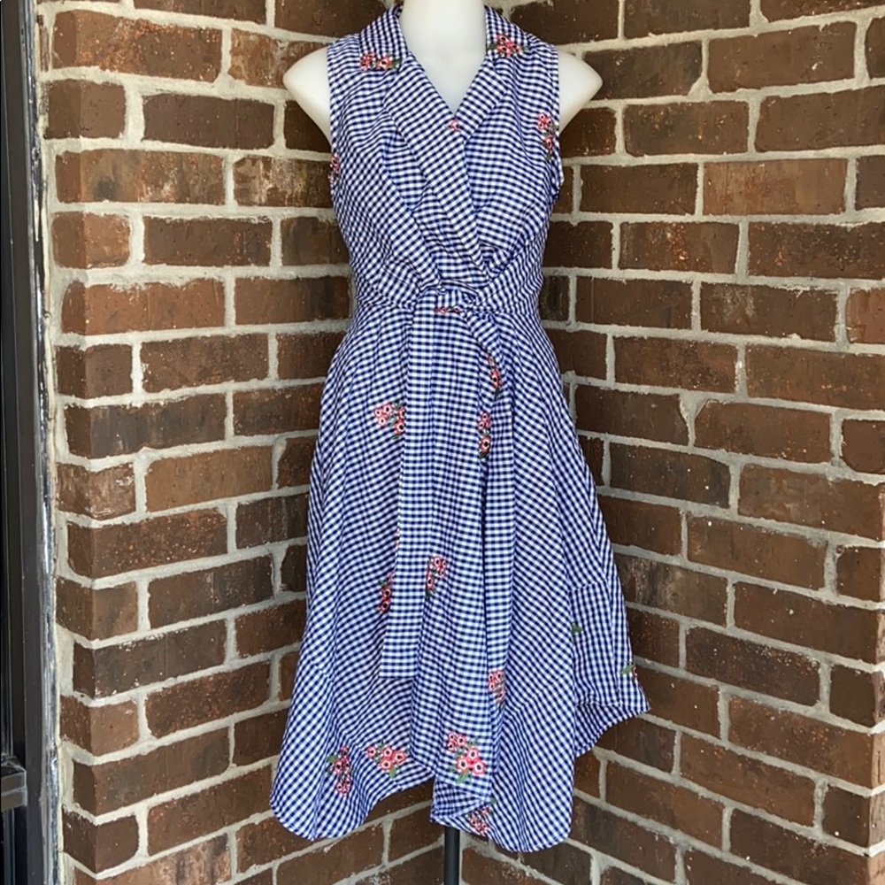 Eva Franco Gingham floral embroidered dress 🌼❤️